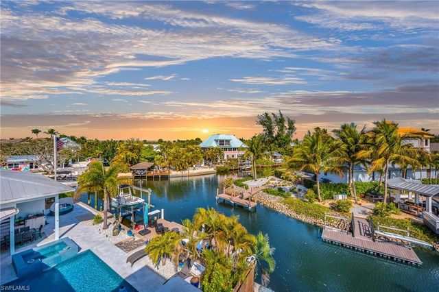 2649 Riverview DR, Naples, FL 34112