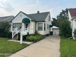 8530 Saratoga Street, Oak Park, MI 48237