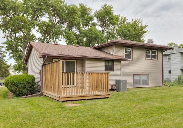 1913 NW 10th Street, Ankeny, IA 50023