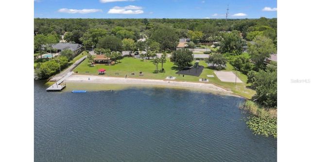 2435 SWEETWATER COUNTRY CLUB PLACE DRIVE, Apopka, FL 32712