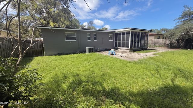 2219 LOU Drive W, Jacksonville, FL 32216