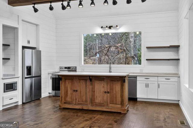 1772 River Road, Mineral Bluff, GA 30559