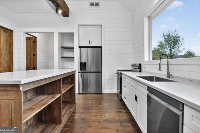 1772 River Road, Mineral Bluff, GA 30559