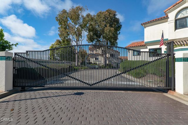 155 Courtyard Drive, Port Hueneme, CA 93041