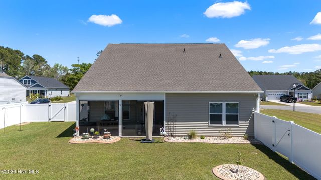 353 Mayflower Drive NW, Calabash, NC 28467