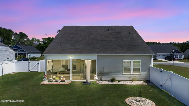 353 Mayflower Drive NW, Calabash, NC 28467