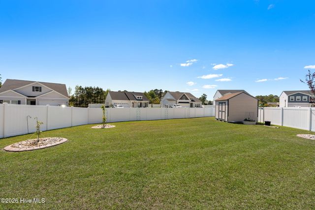 353 Mayflower Drive NW, Calabash, NC 28467