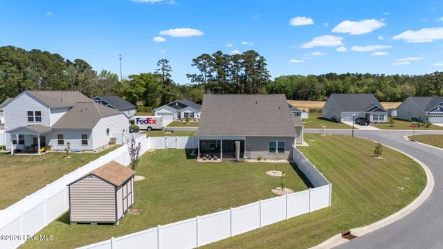 353 Mayflower Drive NW, Calabash, NC 28467