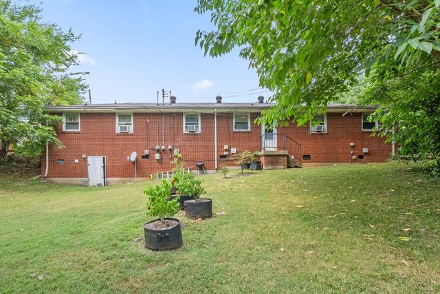 454 Circle Dr Apt C, Clarksville, TN 37043