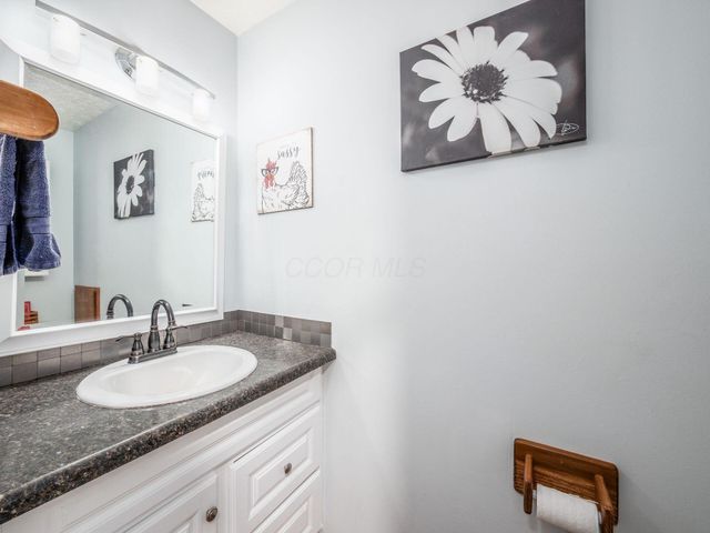 6105 Houseman Road, Ostrander, OH 43061