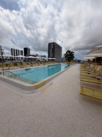 90 NE 32 823 823, Miami, FL 33137