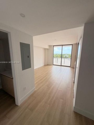 90 NE 32 823 823, Miami, FL 33137
