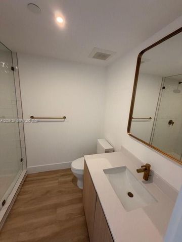 90 NE 32 823 823, Miami, FL 33137