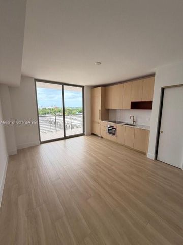 90 NE 32 823 823, Miami, FL 33137