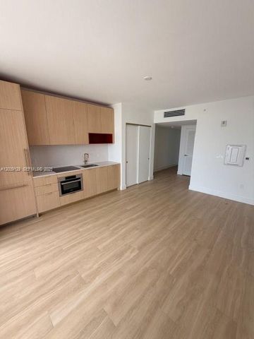 90 NE 32 823 823, Miami, FL 33137