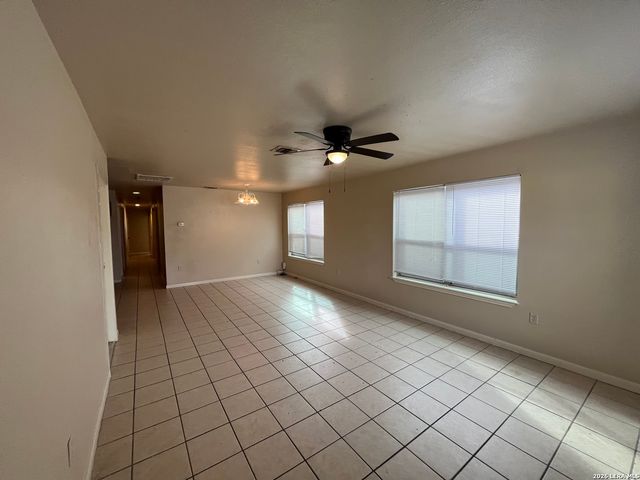 7034 HALLIE RDG, San Antonio, TX 78227