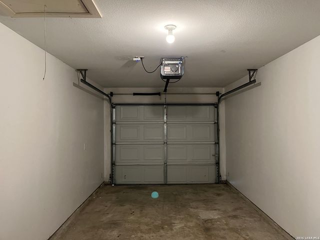 7034 HALLIE RDG, San Antonio, TX 78227