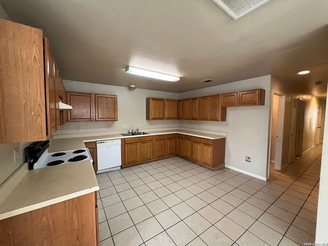 7034 HALLIE RDG, San Antonio, TX 78227