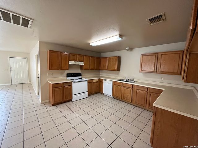 7034 HALLIE RDG, San Antonio, TX 78227