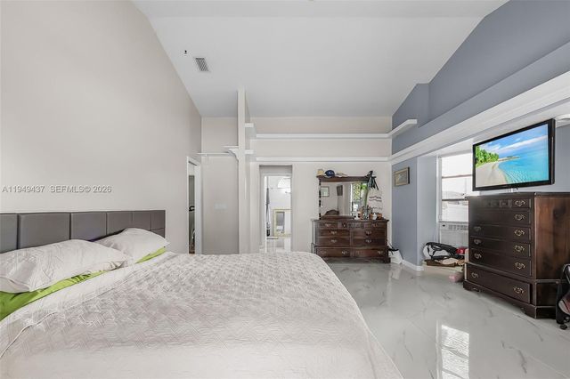 211 47th St, Cape Coral, FL 33914