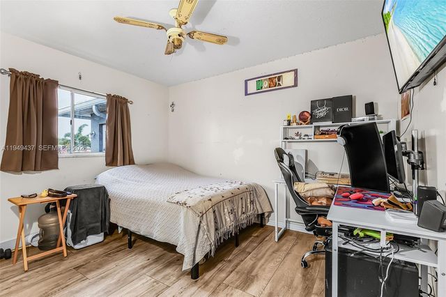 211 47th St, Cape Coral, FL 33914