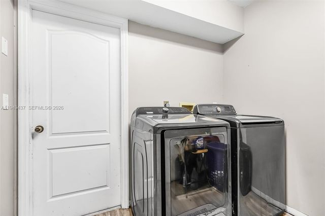 211 47th St, Cape Coral, FL 33914