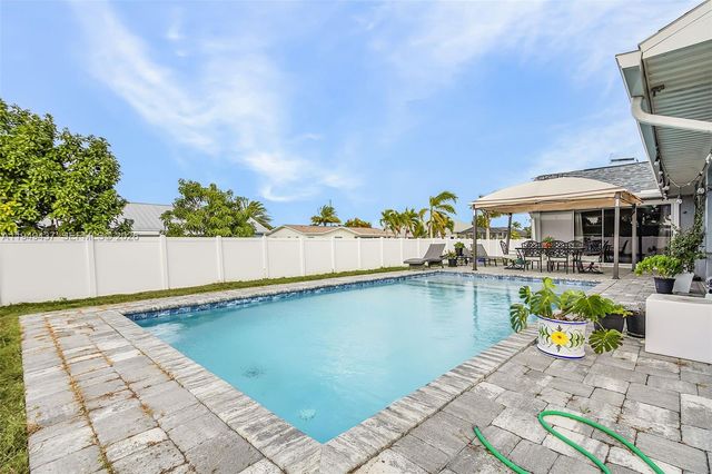 211 47th St, Cape Coral, FL 33914