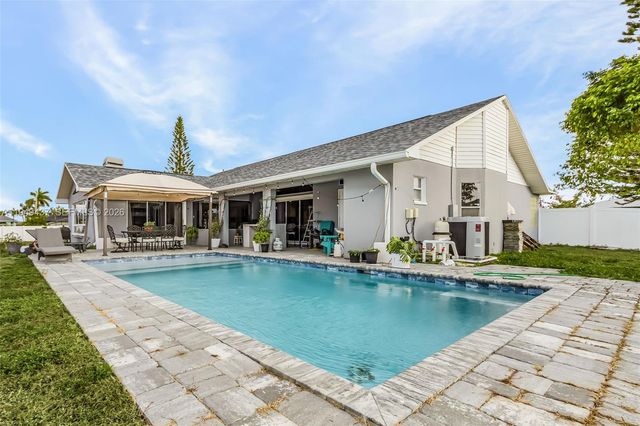 211 47th St, Cape Coral, FL 33914