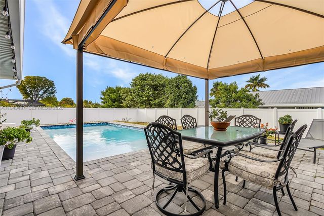 211 47th St, Cape Coral, FL 33914