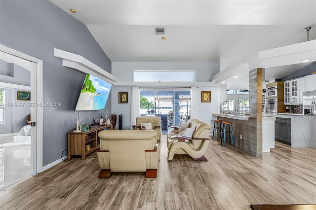 211 47th St, Cape Coral, FL 33914