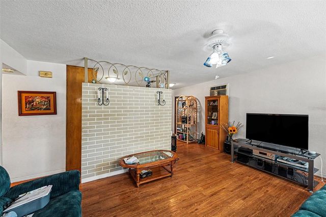 4040 19TH ST N, St Petersburg, FL 33714