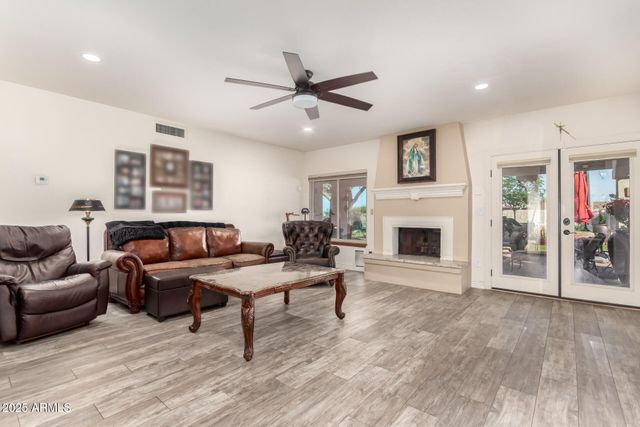 10425 N 23RD Street, Phoenix, AZ 85028