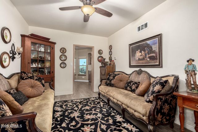 10425 N 23RD Street, Phoenix, AZ 85028