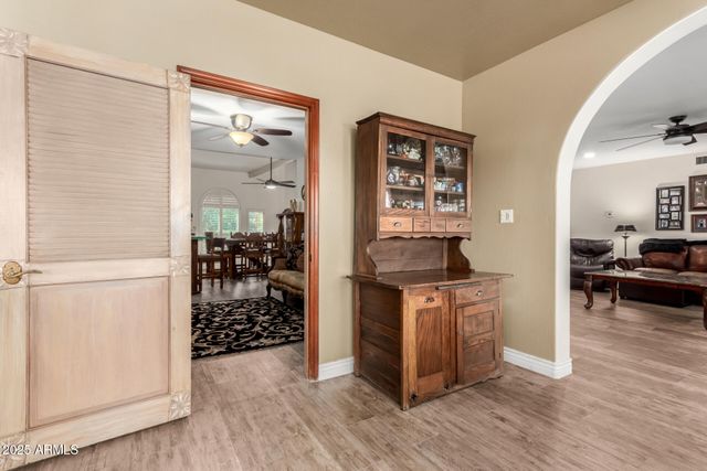 10425 N 23RD Street, Phoenix, AZ 85028