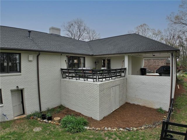 112 Maple Drive, Cartersville, GA 30120