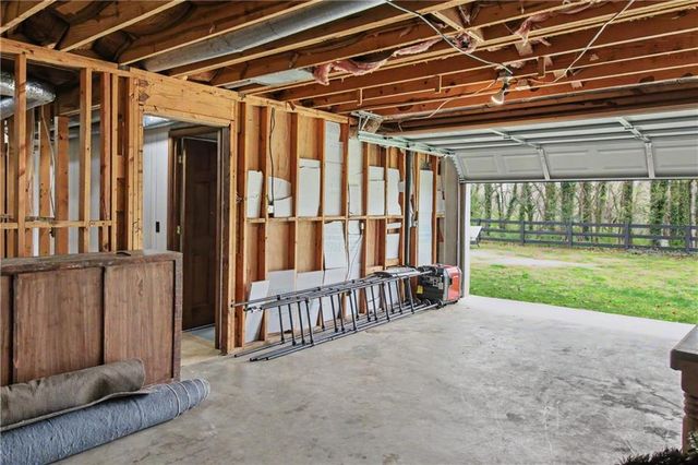 112 Maple Drive, Cartersville, GA 30120