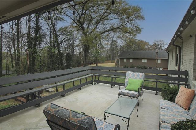 112 Maple Drive, Cartersville, GA 30120
