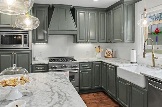 112 Maple Drive, Cartersville, GA 30120