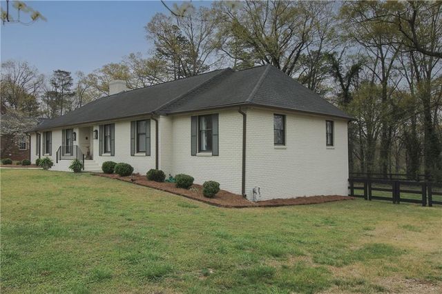 112 Maple Drive, Cartersville, GA 30120