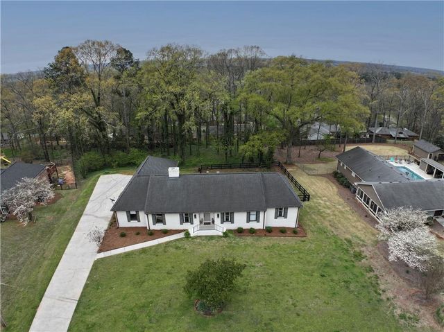 112 Maple Drive, Cartersville, GA 30120