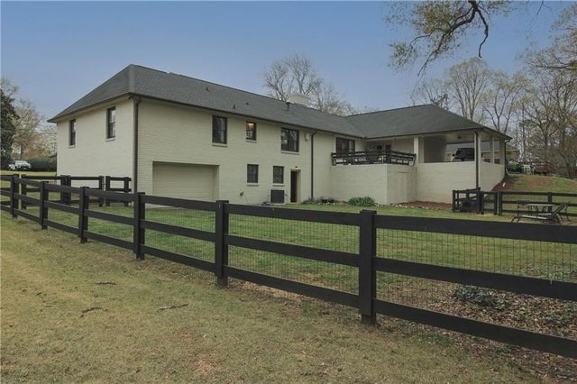 112 Maple Drive, Cartersville, GA 30120