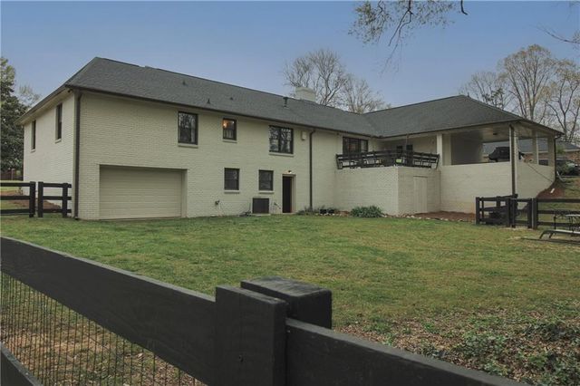 112 Maple Drive, Cartersville, GA 30120