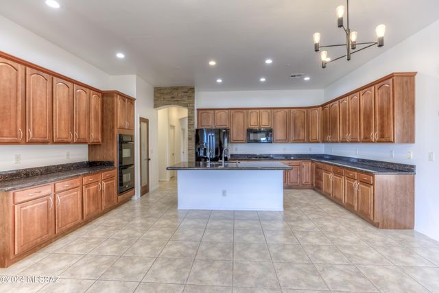 4025 W Boras Mine Court, Tucson, AZ 85745