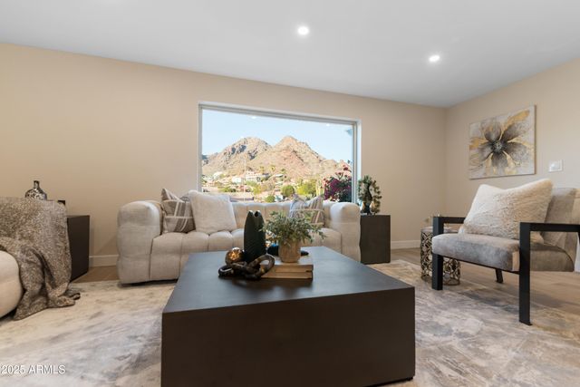 6802 N 22ND Place, Phoenix, AZ 85016