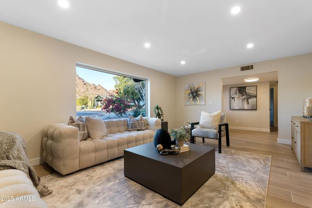 6802 N 22ND Place, Phoenix, AZ 85016