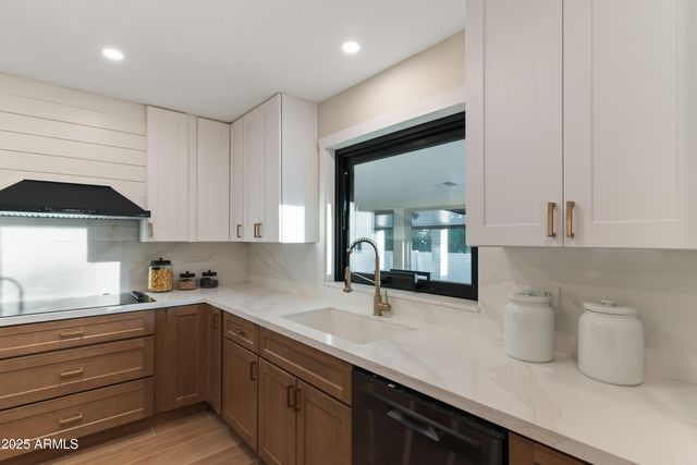 6802 N 22ND Place, Phoenix, AZ 85016