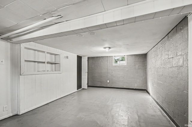 817 E Victoria Street, South Bend, IN 46614