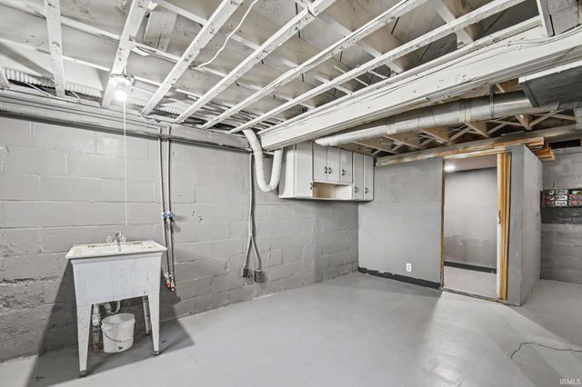 817 E Victoria Street, South Bend, IN 46614
