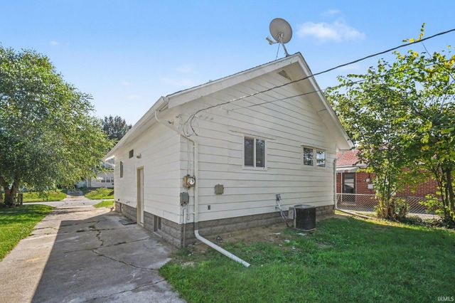 817 E Victoria Street, South Bend, IN 46614