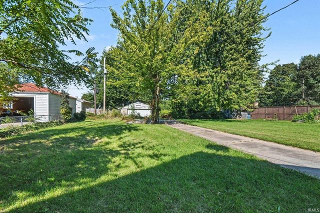 817 E Victoria Street, South Bend, IN 46614